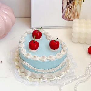 Heart Cake Jewelry Box with Mirror: Decorative Faux Cake Design