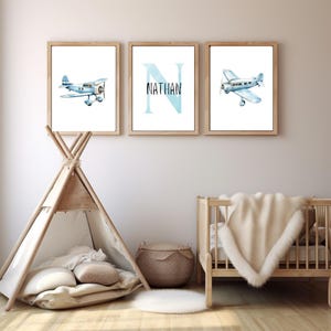 Impresión de nombre personalizada / Póster con inicial personalizada / Impresión de arte mural de avión vintage / Decoración de aviación para guardería / Póster de descarga digital