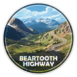 Puede incluir: Una pegatina redonda con una vista panorámica de la carretera Beartooth. La imagen muestra una carretera sinuosa a través de un valle de montaña, con picos nevados al fondo. El texto "BEARTOOTH HIGHWAY" se muestra en la parte inferior.
