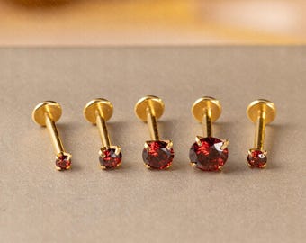 Granat Farbe CZ Titan Labret Ohrstecker, Push Pin Flache Rückseite Ohrringe winzigen Tragus Ohrring, Weiterleitungs Helix Ohrring, Tragus Piercing Stud