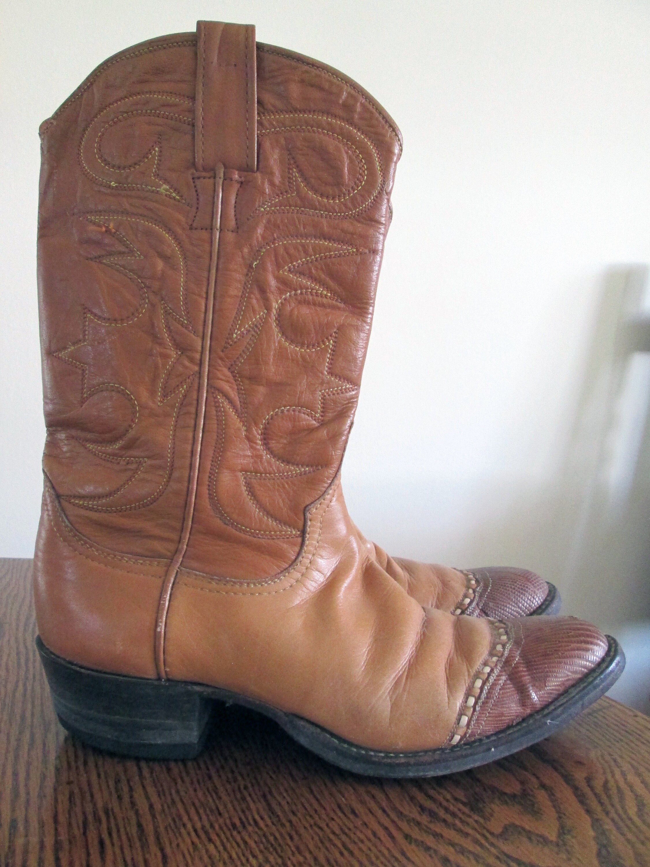 Cutter Bill vintage men’s cowboy boots all leather sz 9 1/2 made in 1981 We got a great response to the custom boots we built for our  main image 4