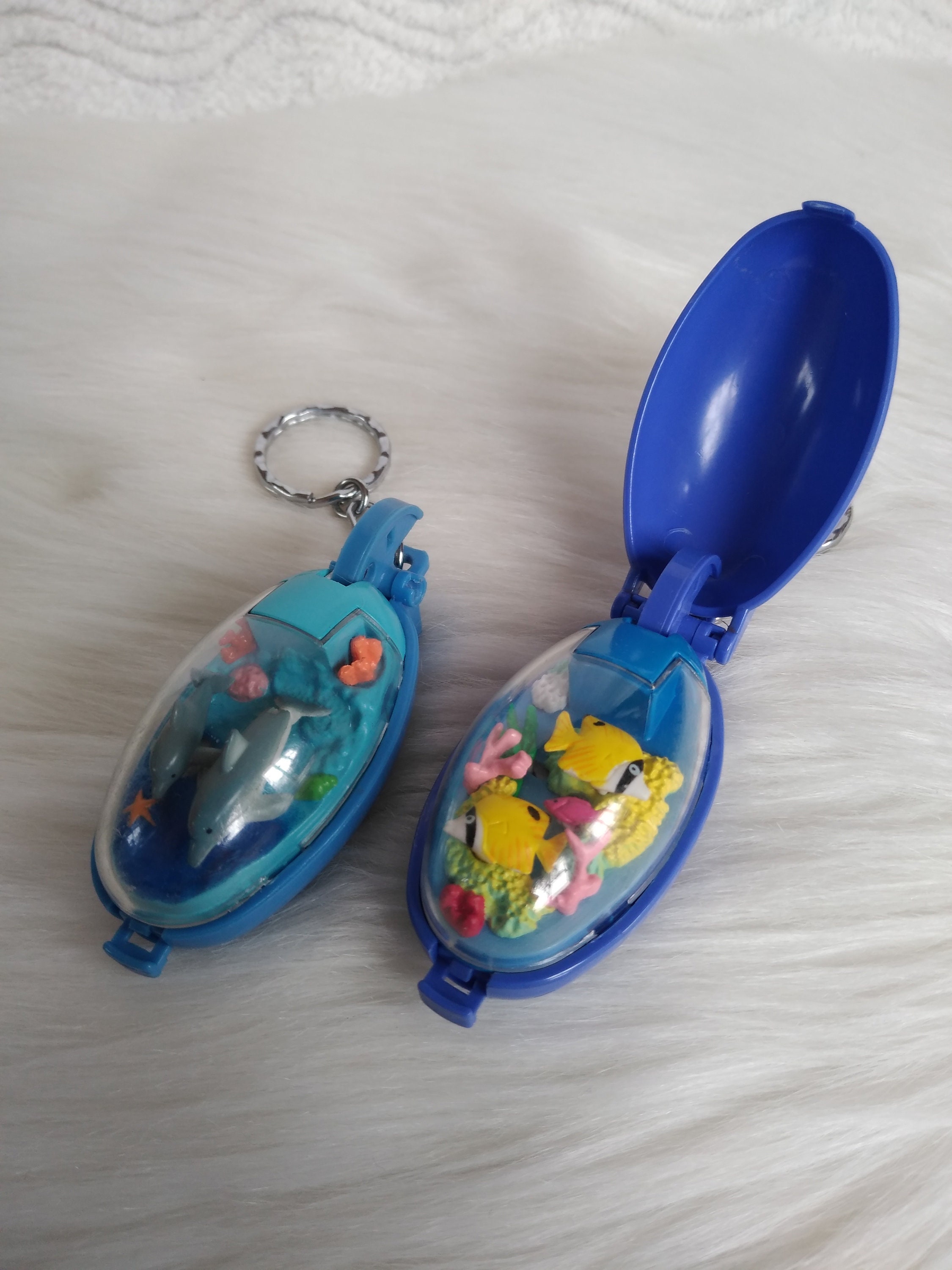 アクセサリー kotori Vtg 1993 Takara Pocket Critters Keychain Dolphins & Coral Life