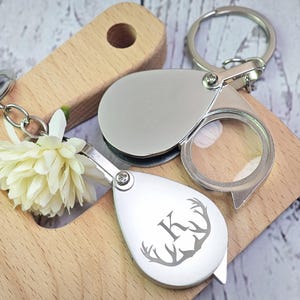 Lupa de llavero de metal portátil personalizada, adecuada para leer, ver fuentes pequeñas, lupa de bolsillo, regalo para padre, madre