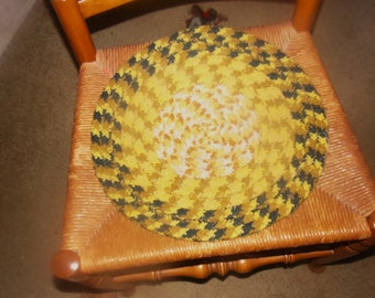 Braided rug vintage '70's  round rug multi color rustic rug