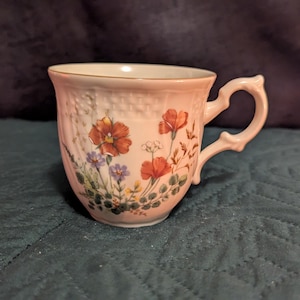 Teacup Candle (Wild Flowers)