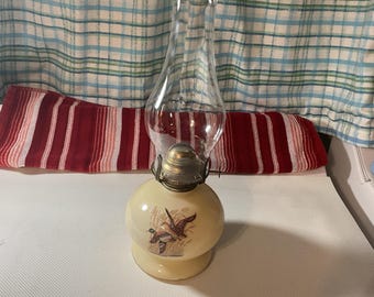 VTGランプライトファームズ マガモ柄 磁器製オイルランプ 灯油ランプ 透明ガラス製煙突付き