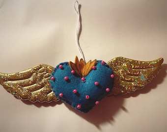 Ornament hart met vleugels