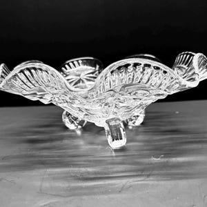 Vintage 3 footed Glass/Crystal Fruit Bowl/Candy Dish