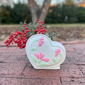 Vintage hartvormige plantenbak - 1991 FTD - roze bloemdessin - Valentijnsdagcadeau