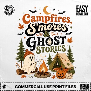 Op de afbeelding: Een digitaal grafisch ontwerp met de tekst Campfires, S'mores & Ghost Stories, een geest met een muts, een kampvuur, een tent, dennenbomen, pompoenen en vleermuizen. Het ontwerp bevat oranje, zwarte en groene kleuren op een witte achtergrond.