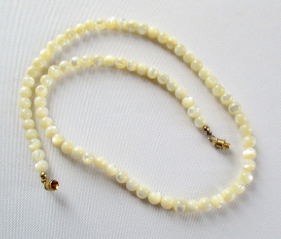 Vintage Mother of Pearl Bead Necklace 18" Long - image 1