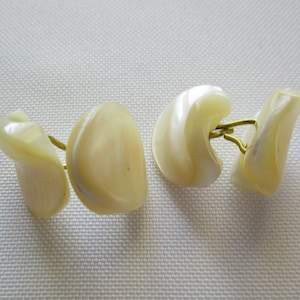 Vintage Mother of Pearl Cuff Links