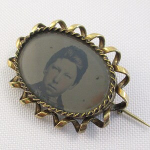 Vintage Victorian Double Sided Photo Brooch image 1