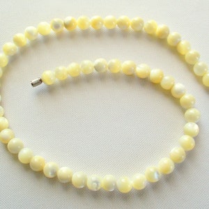 Vintage Mother of Pearl Bead Necklace 16 1/2&quot; Long