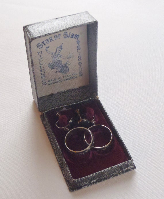 Vintage Earrings Star of Siam Black Enamel Dangle