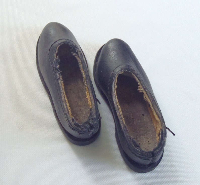 where to sell vintage shoes