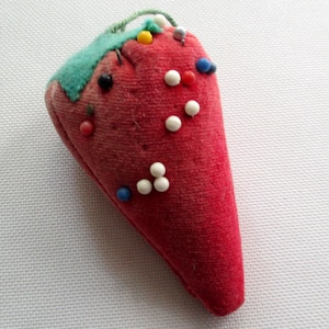 Vintage Velvet Strawberry Needle Emery Green Felt  Cap