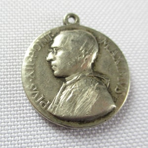 Vintage Medal Pope Pius XII Pont. Maximus Religious Medal Pendant