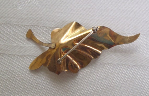 Vintage Krementz Pearl Leaf Brooch Gold Tone Metal - image 6