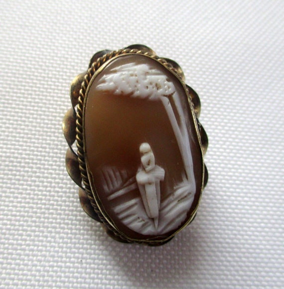 Vintage Scenic Victorian Cameo Brooch Girl Under Tree