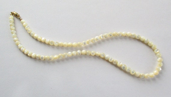 Vintage Mother of Pearl Bead Necklace 18" Long - image 6