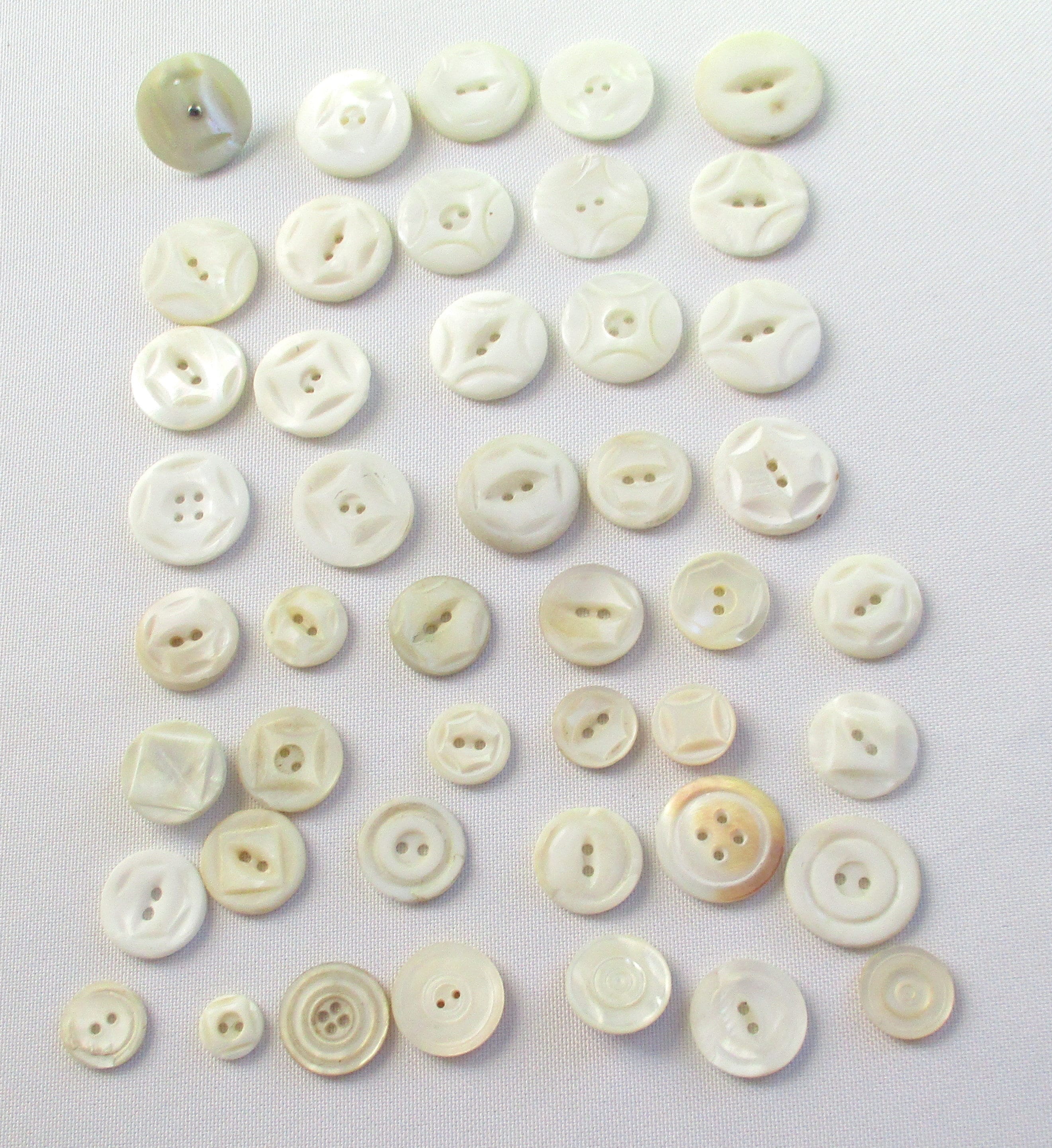 Bouton Ancien Vintage En Rafia Blanc - Pour Blazers, Costumes - Occasion