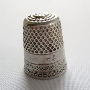 Vintage Stern Bros. & CO. Engraved Thimble Sterling Silver Size 8