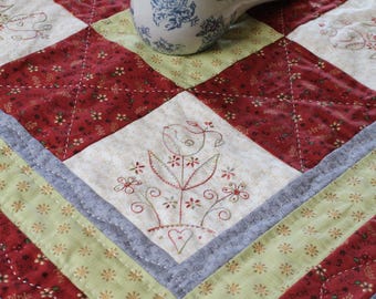 Sweet Bird Table Topper