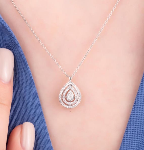 14Kゴールドダイヤモンドティアドロップネックレス、ペアシェイプ 