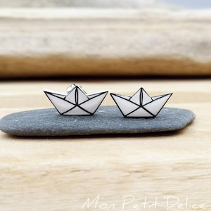 Pendientes origami barco de papel perno acciaio ipoalergenico hecho a mano plastico retractil resina kawaii bisuteria originale antialergico