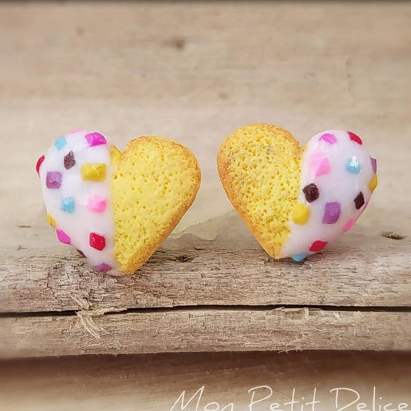 Pendientes perno Galletas Te Corazon Cookie, acero quirurgico , hipoalergenico,, comida miniatura hecho a mano arcilla polimerica  kawaii