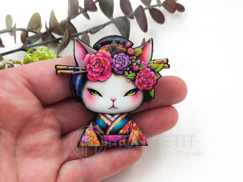 Geisha cat wooden brooch, handmade laser cut, with steel pin, original Christmas gift for cat lovers