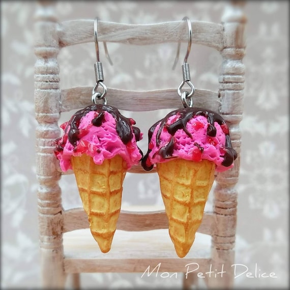 Pendientes largos gancho helado rosa fresa acero hipoalergenico comida miniatura hecho a mano arcilla polimerica kawaii fimo bisuteria dulce
