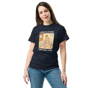 おもしろ猫のお風呂Tシャツ - 「5分間の平和」 - 子育てユーモアTシャツ - ユニセックス漫画リラクゼーションシャツ - 疲れた大人へのギフト