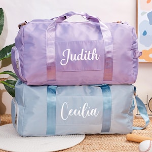 Monogrammed Duffle Bag für Reise, personalisiertes Geschenk für Bräute, Flitterwochen, Krankenhaus, Babytasche, Junggesellenabschied, kundenspezifischer Weekender mit Taschen