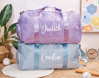 Monogrammed Duffle Bag für Reise, personalisiertes Geschenk für Bräute, Flitterwochen, Krankenhaus, Babytasche, Junggesellenabschied, kundenspezifischer Weekender mit Taschen