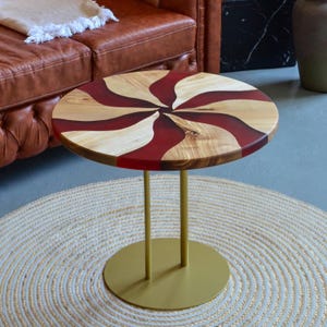Kirschharz Couchtisch, Epoxy Holz Sofatisch, runder Harz Beistelltisch, Wohnzimmer Dekor, Akzent niedrige Epoxy Möbel, Naturholztisch