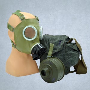 防毒マスク　ガスマスク　ビンテージ　戦争中？　当時物 学芸員おすすめの所蔵品500 | 石川県立歴史博物館