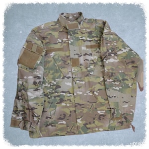 Men&#39;s military shirt in size M-Regular, vintage UMTP camouflage jacket, coat army combat uniform US army, military surplus #11/V