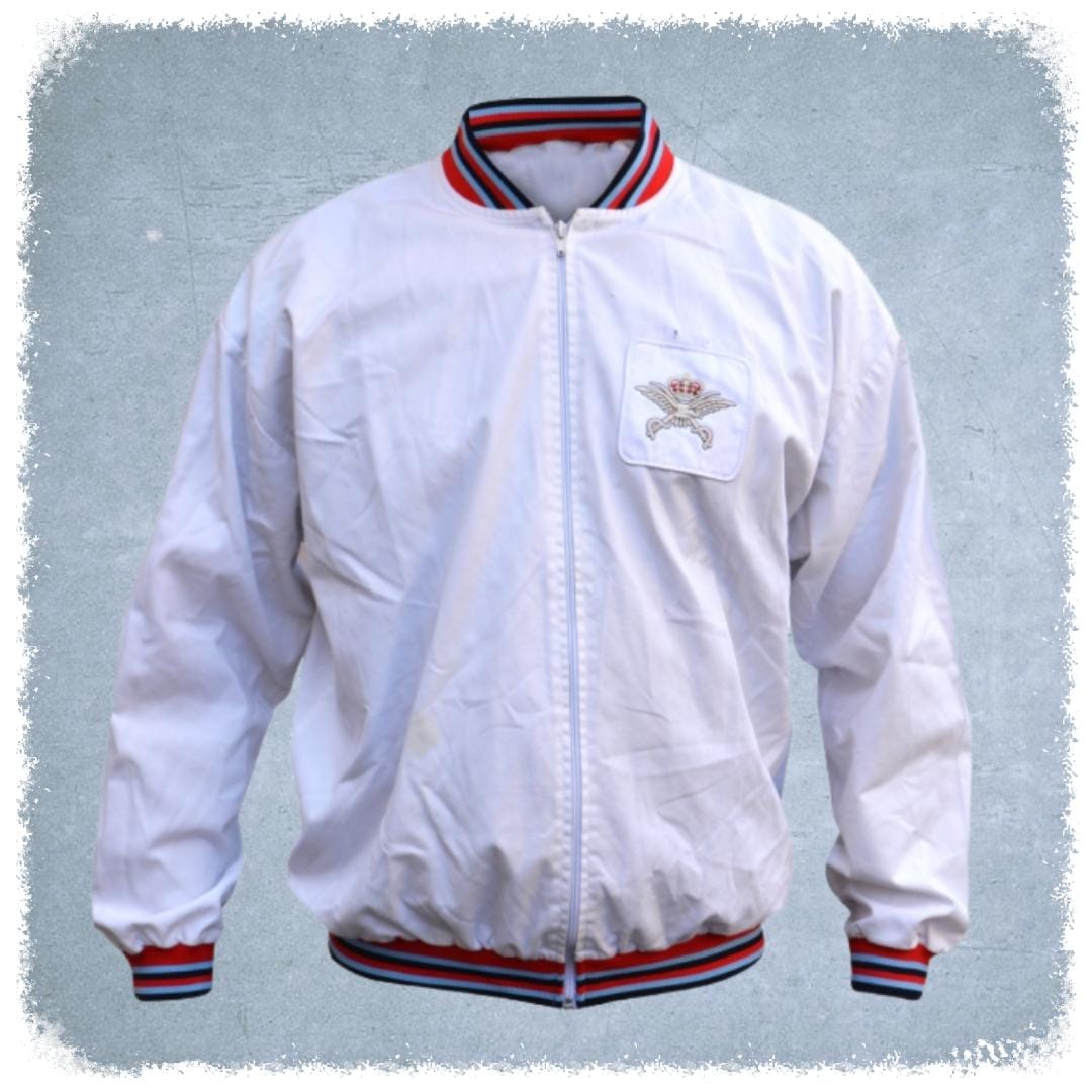 Iconic British Army White PTI Jacket – RAF instructors' cotton windbreaker,  comfortable and ideal for training, military surplus #34/V