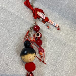 Handgemachter Puppen-Schlüsselanhänger aus Holz, handgefertigt, bunter Rucksack-Anhänger und dekorativer Charm