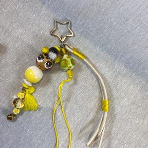 Handgemachter Puppen-Schlüsselanhänger aus Holz, handgefertigt, bunter Rucksack-Anhänger und dekorativer Charm