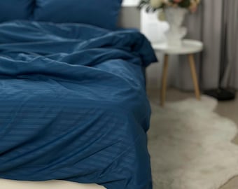Juego de ropa de cama de rayas azules de 4 piezas: funda nórdica, 2 fundas de almohada, sábana encimera o bajera ajustable. Algodón satinado. Tamaños personalizados disponibles.