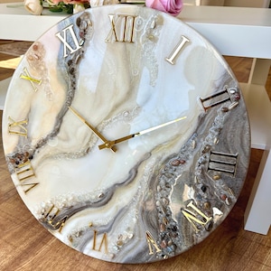 Elegant Resin Wall Clock: Natural Stones, Modern Art Decor