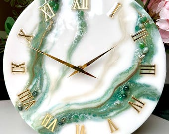 Emerald Lines Epoxy Resin Clock, Elegant wall clock, Green Aventurine and Agate inlay