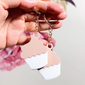Cupcake NFC-Schlüsselbund – Süße Digitale Visitenkarte – Smarter Schlüsselbund mit NFC – Benutzerdefinierter Kontakt-Sharing-Tag – Tech-Geschenk für Bäcker & Kreative