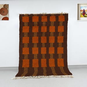 Tapis marocain Mid-Century, tapis en laine à carreaux Beni Ourain marron orange