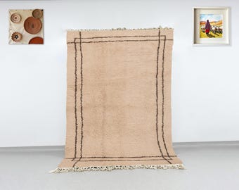 Handgefertigter Beigefarbener Marokkanischer Wollteppich, Minimalistische Braune Linien, Berber Teppich