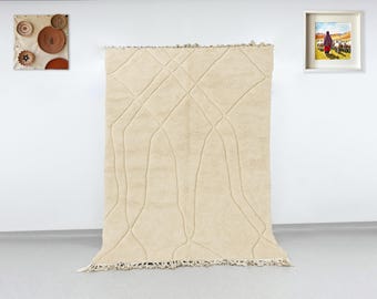 Minimalist Carved Beni Ourain Rug, Natural Cream Wool, Japandi Decor