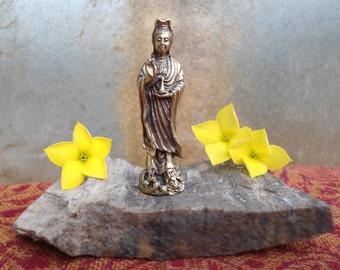 Brass KWAN YIN Statue Tiny Quan Yin Travel Altar Statue Tiny Brass Pocket Deity Buddhist Bodhisattva Goddess Statue Portable Shrine Kwan Yin